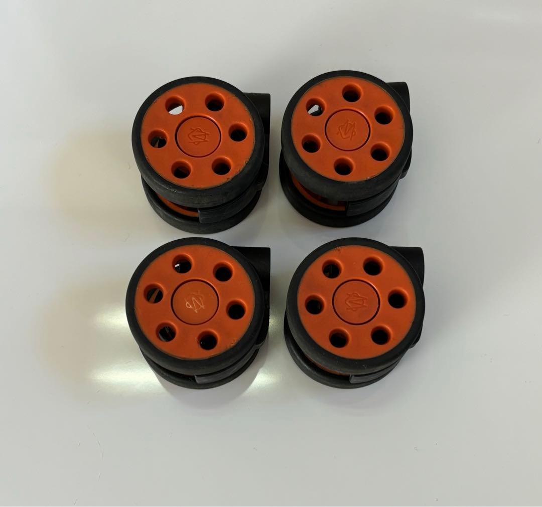 Rimowa Classic Cabin付属　純正ホイール　クレメンティン