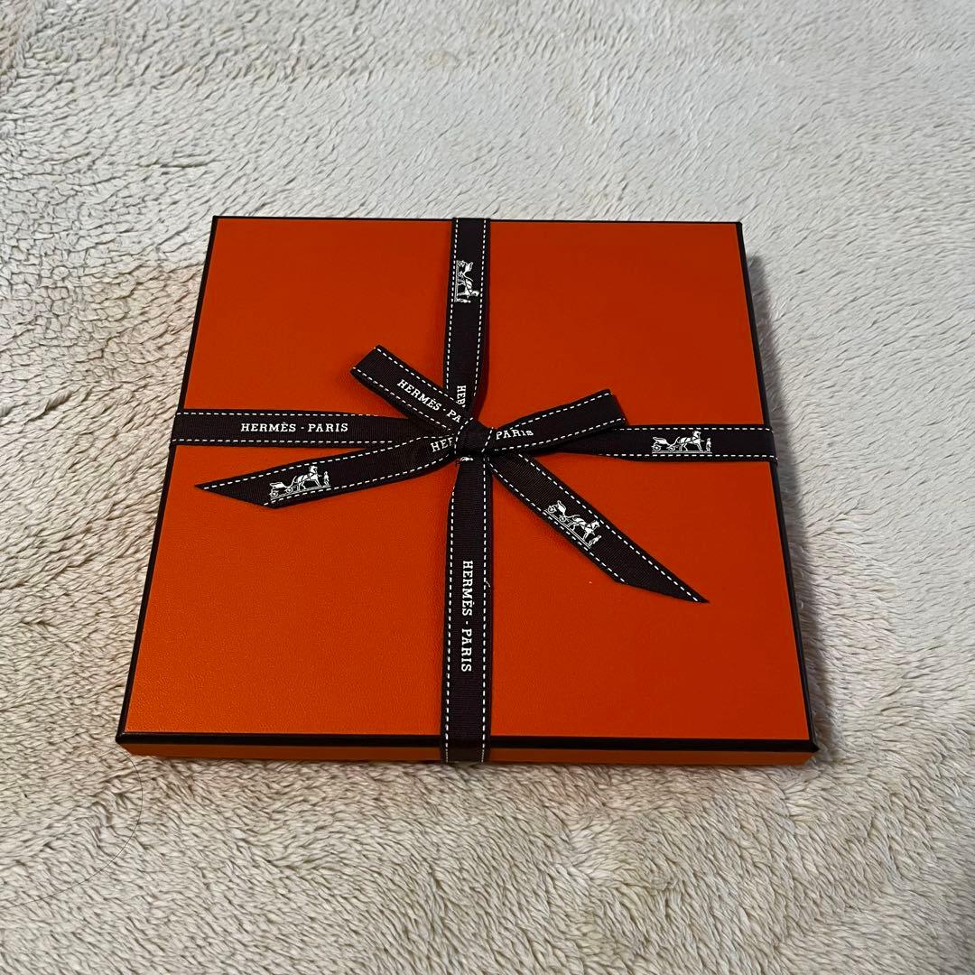 HERMES Hロゴ タオルハンカチ（ピンク） ギフトボックス入り