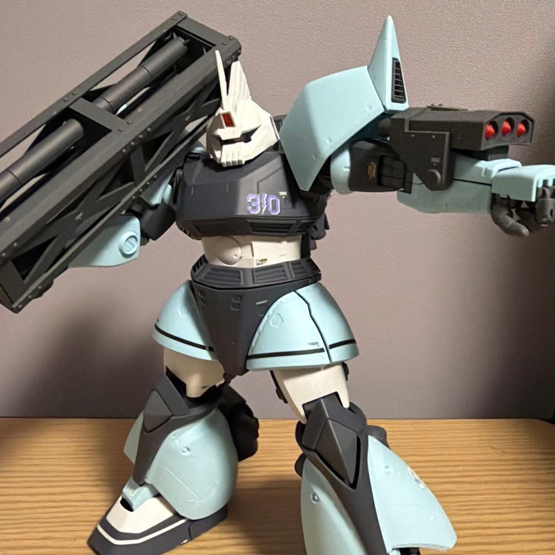 【組立済】MG 1/100 ユーマ・ライトニング専用高機動型ゲルググ