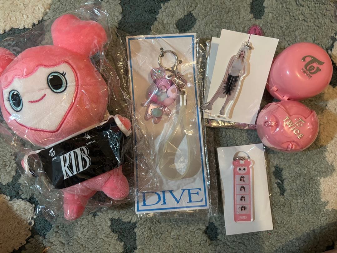 TWICE モモ　モブリー