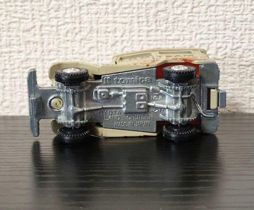 TOMICA　トミカ　ランドクルーザー