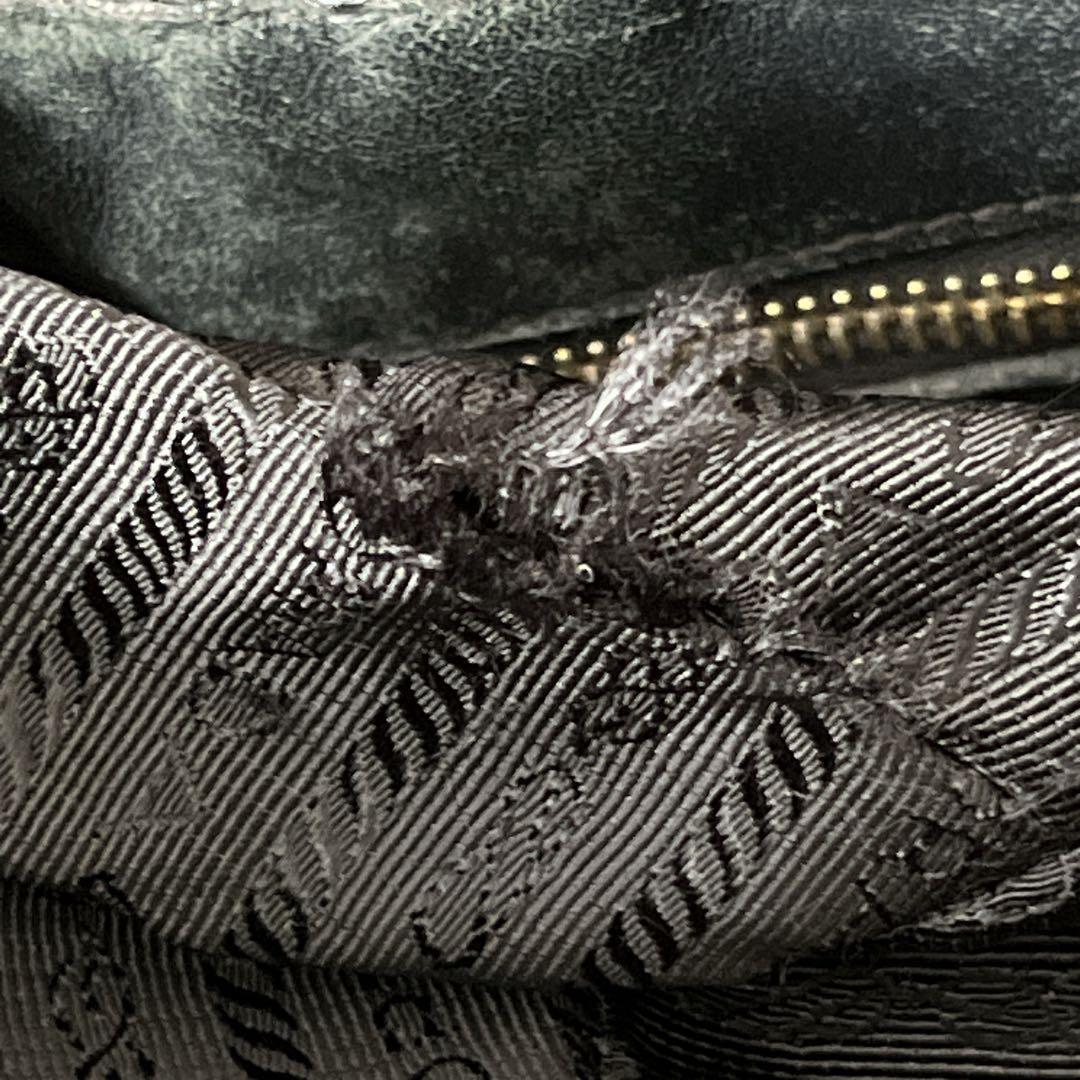 プラダ 2way ハンドバッグ　ショルダーバッグ　ギャザー　A4可　ナイロン