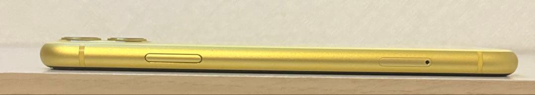 iPhone11イエロー