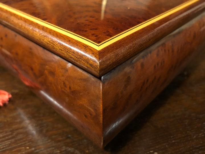 リュージュ　オルゴール　モーツァルト　メヌエット　象嵌　鍵付ジュエリーボックス