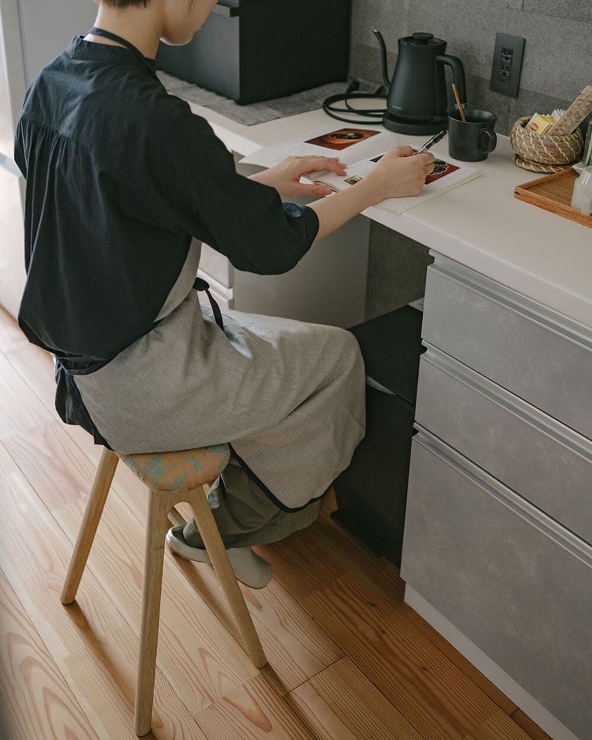 キッチンスツールNA H630＋ミナ ペルホネン　タンバリン　グレー