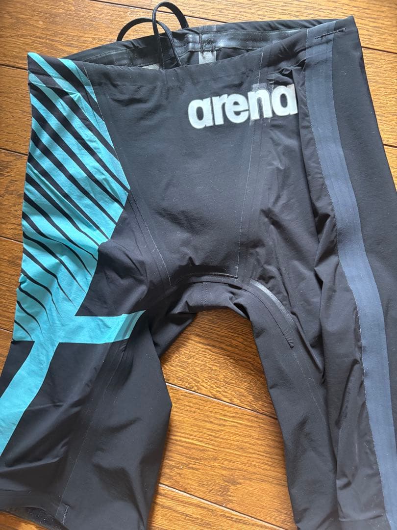 arenaアクアフォース競泳水着