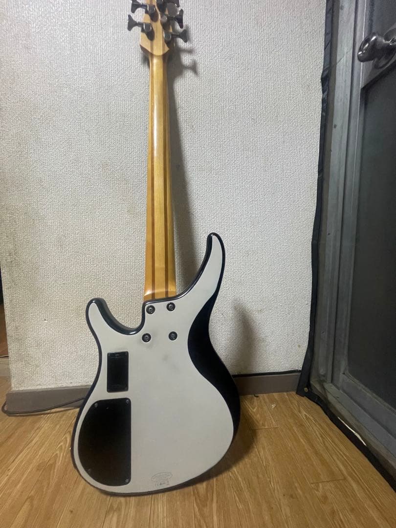 YAMAHA TRBX505 5弦エレキベース