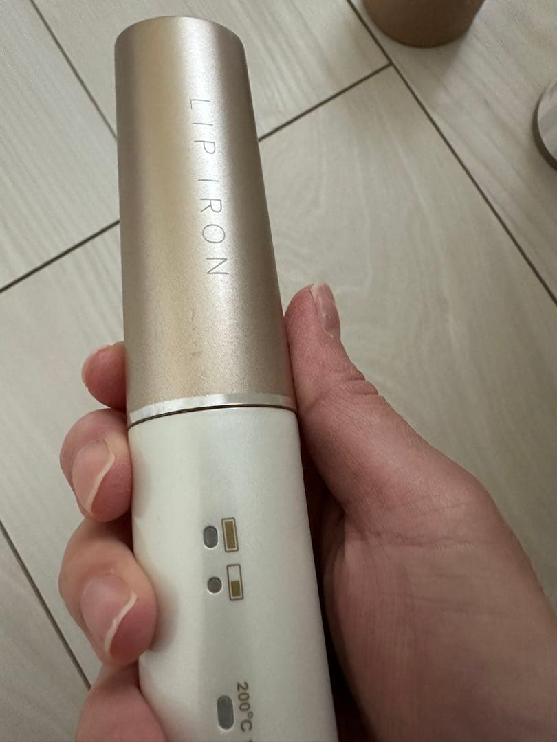 【美品・値下可】絹女 KINUJO リップアイロン コードレス　ヘアアイロン