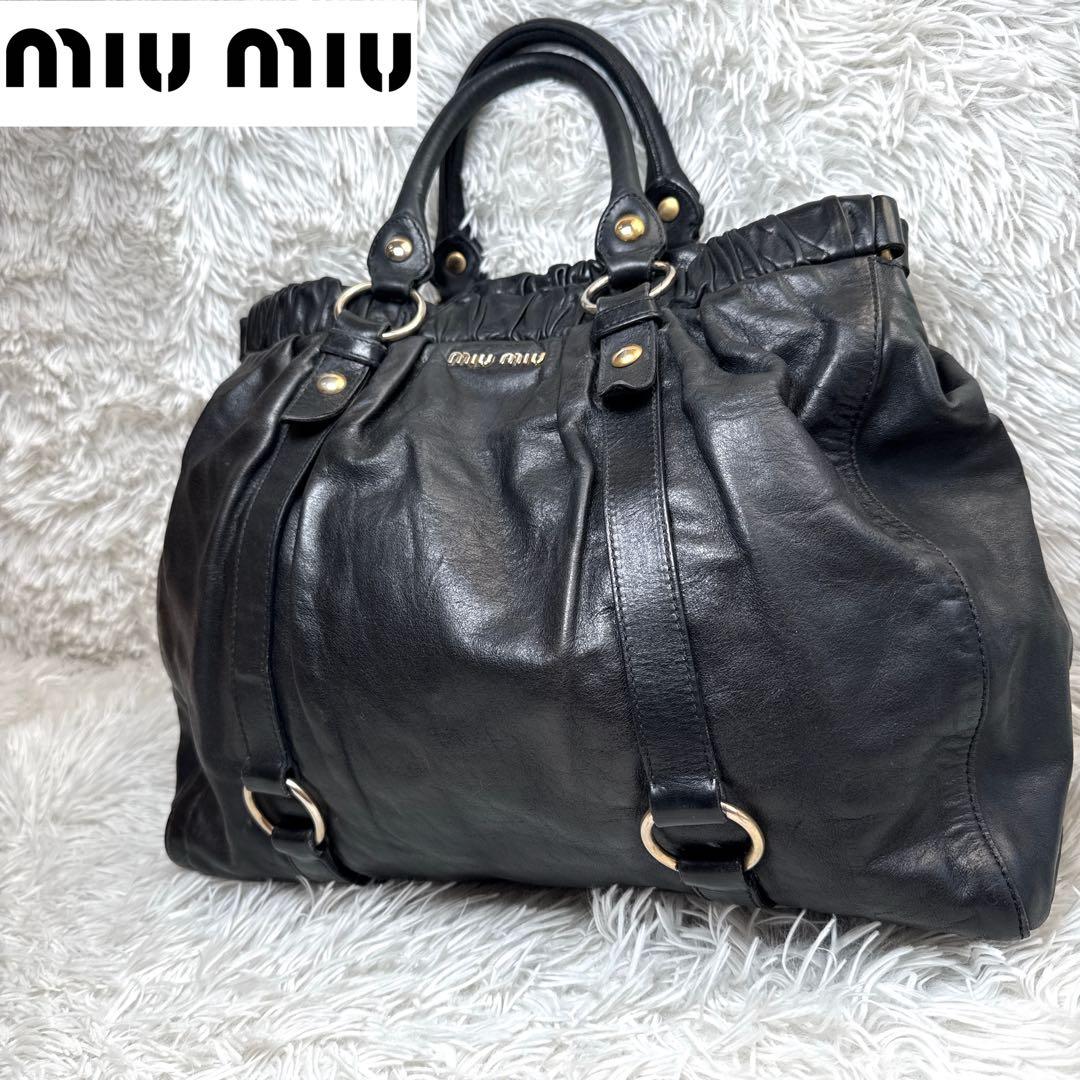 ミュウミュウ　ハンドバッグ　ヴィッテロリュクス レザー ハンドバッグ トート 黒