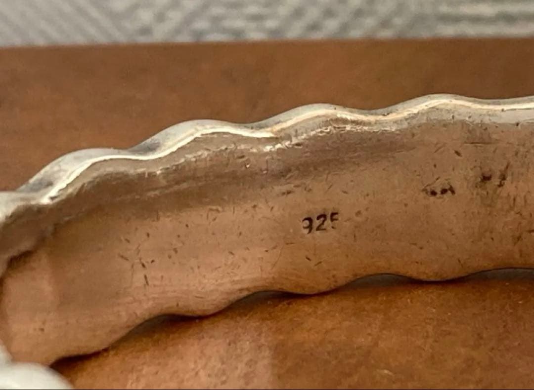 90sシルバーバングル｜925刻印×刻印×金のポイント｜インディアンジュエリー風