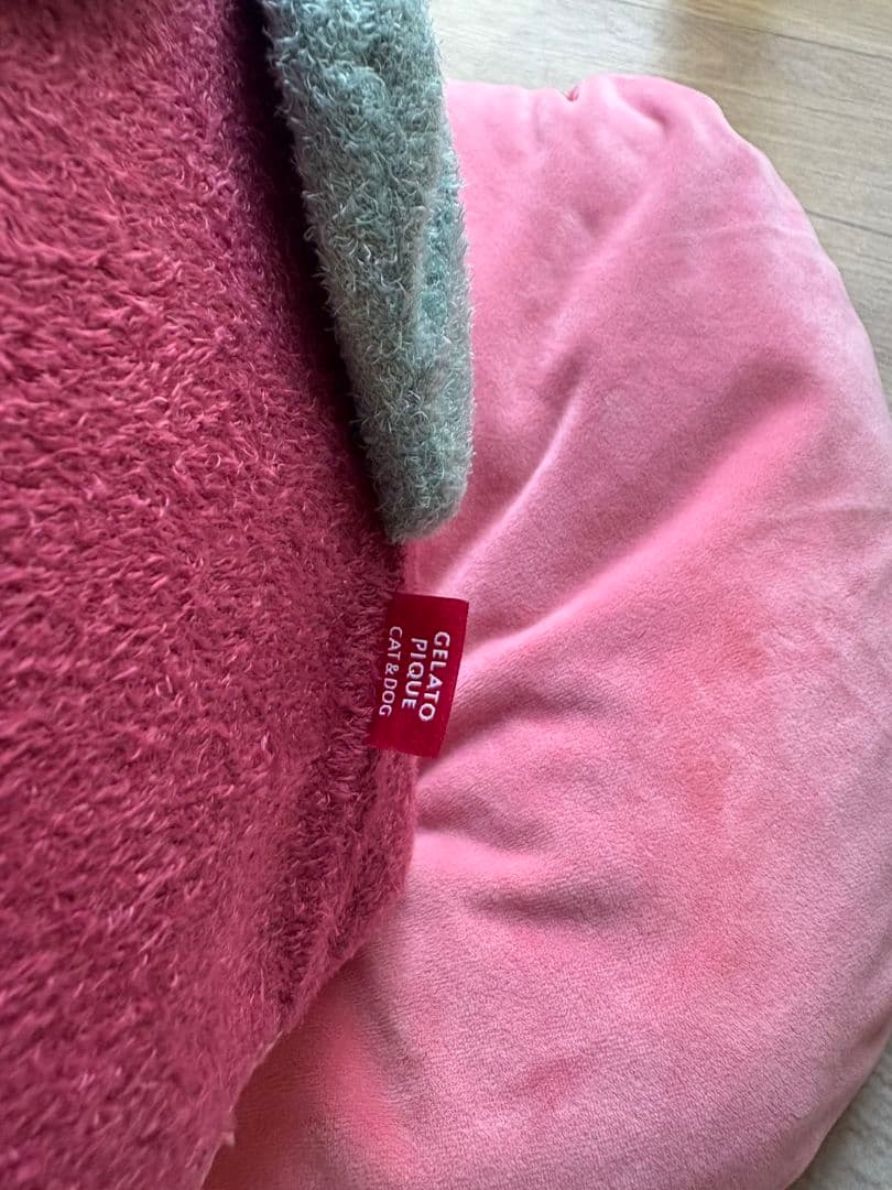 GELATO PIQUE イチゴ型ペットハウス