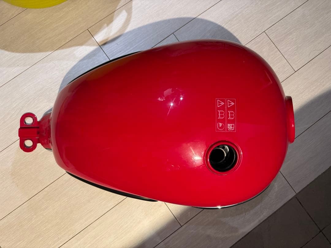 トライアンフ　タンク　triumph ボンネビル　スクランブラー