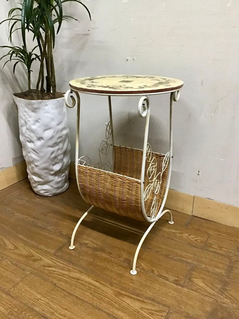 マーボー☆管212☆ヨーロピアンスタイル☆サイドテーブル⭐︎マガジンラック