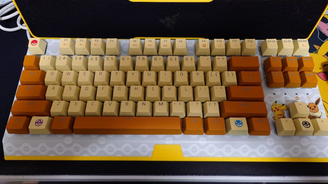 ポケモンモデルRAZER BLACK WIDOW V3 有線ゲーミングキーボード