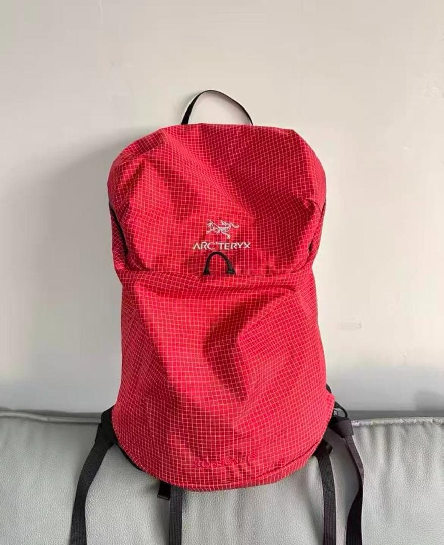 未使用ARC'TERYX KONSEAL 15 チェック柄バックパック 赤