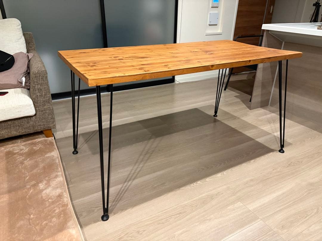 LOWYA 天然木ダイニングテーブル　幅140cm