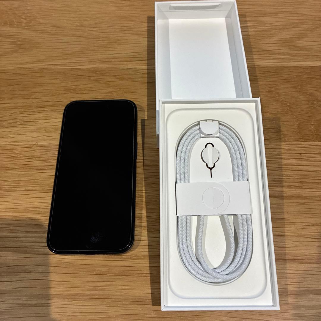 アリフ　iPhone16 128GB ブラック　SIMフリー