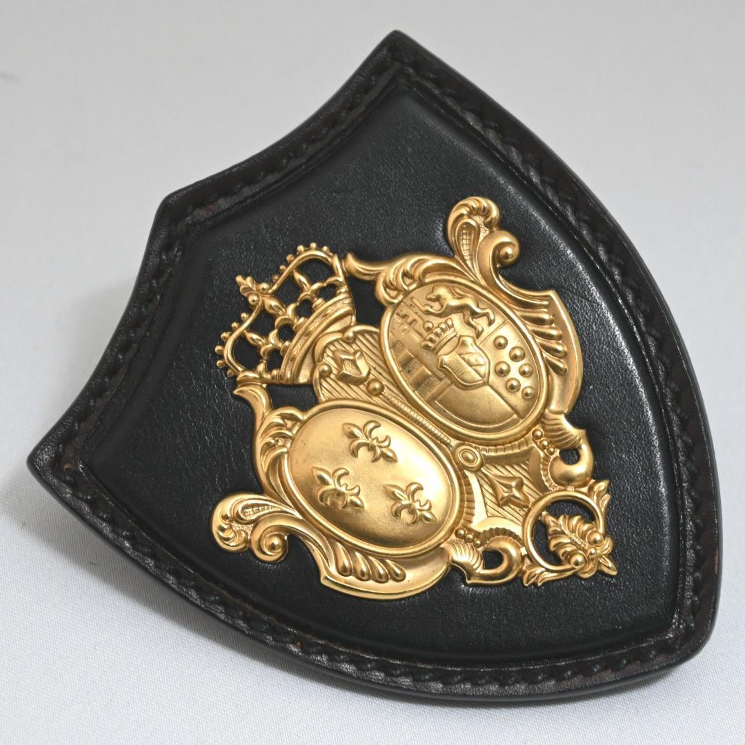 miu miu ブローチ エンブレム レザー バッジ ミュウミュウ 美品