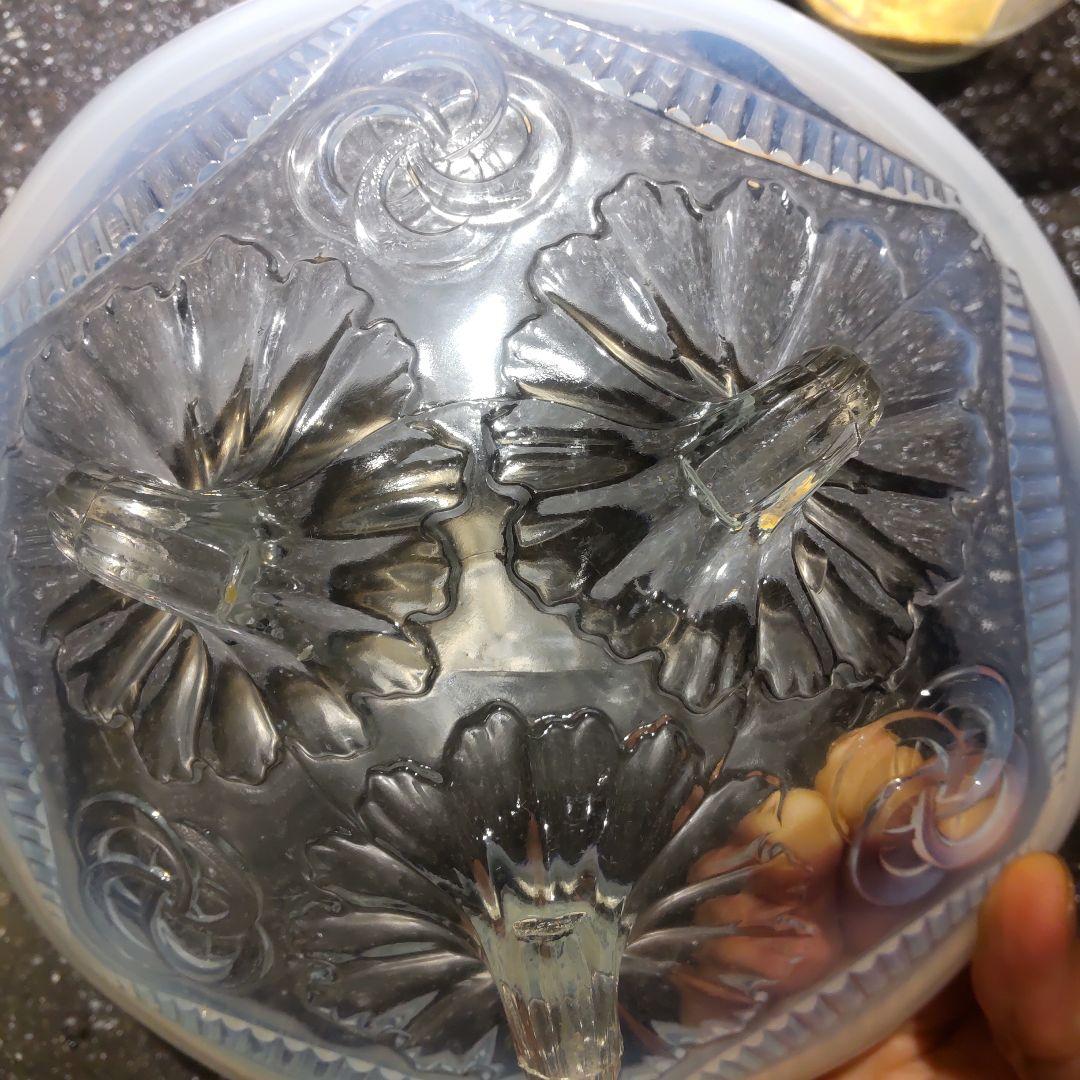 ノースウッド　ラッフルデイジーバンド オパールセント　スクロール飾り脚付きボウル