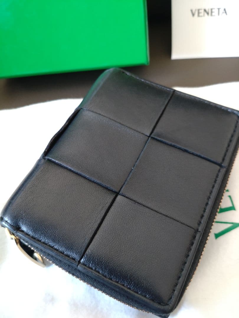 ボッテガヴェネタ スモール カセット 二つ折りファスナー