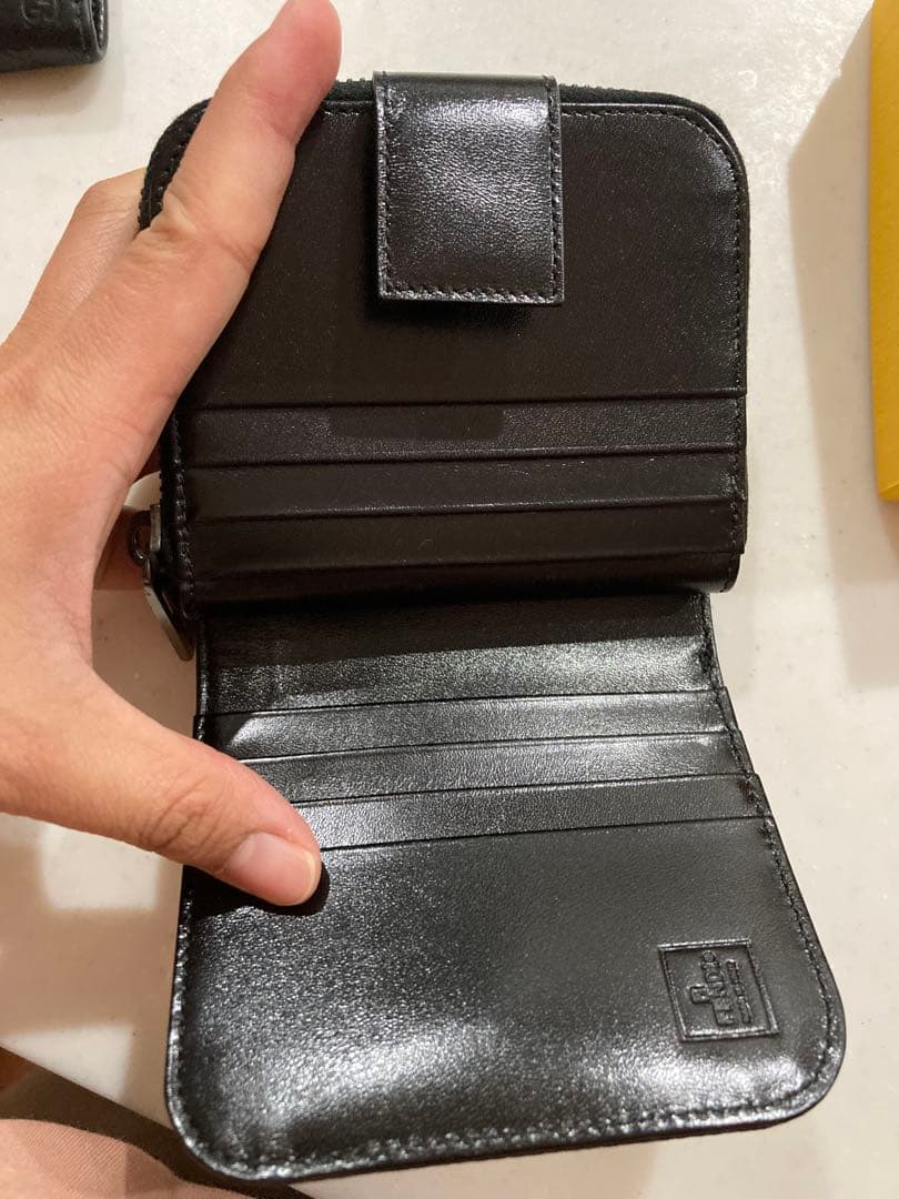 Fendi ブラック モノグラム 二つ折り財布