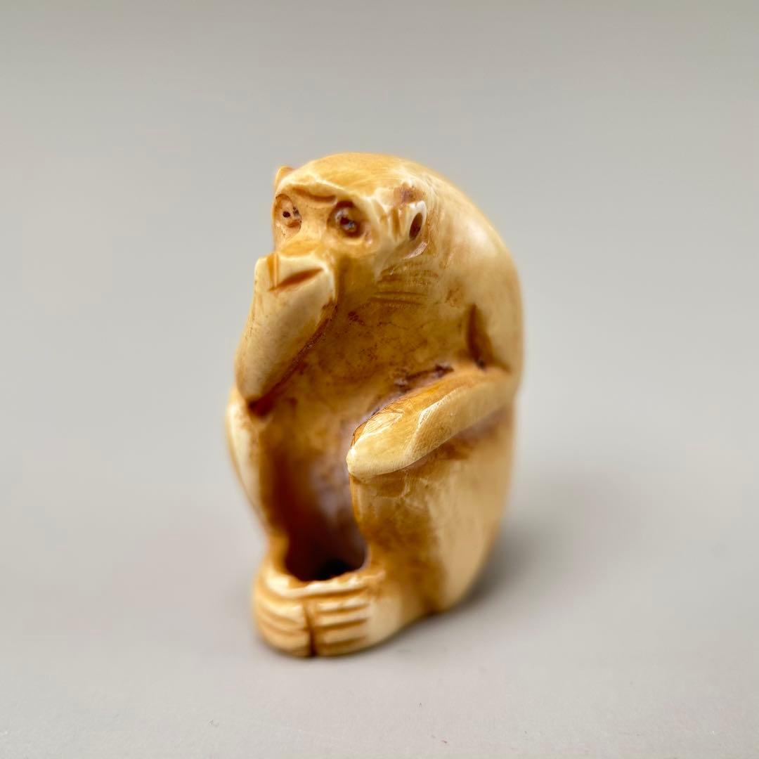猿の彫刻 小型根付天然素材アンティーク骨董飾り物古美術置物細密細工