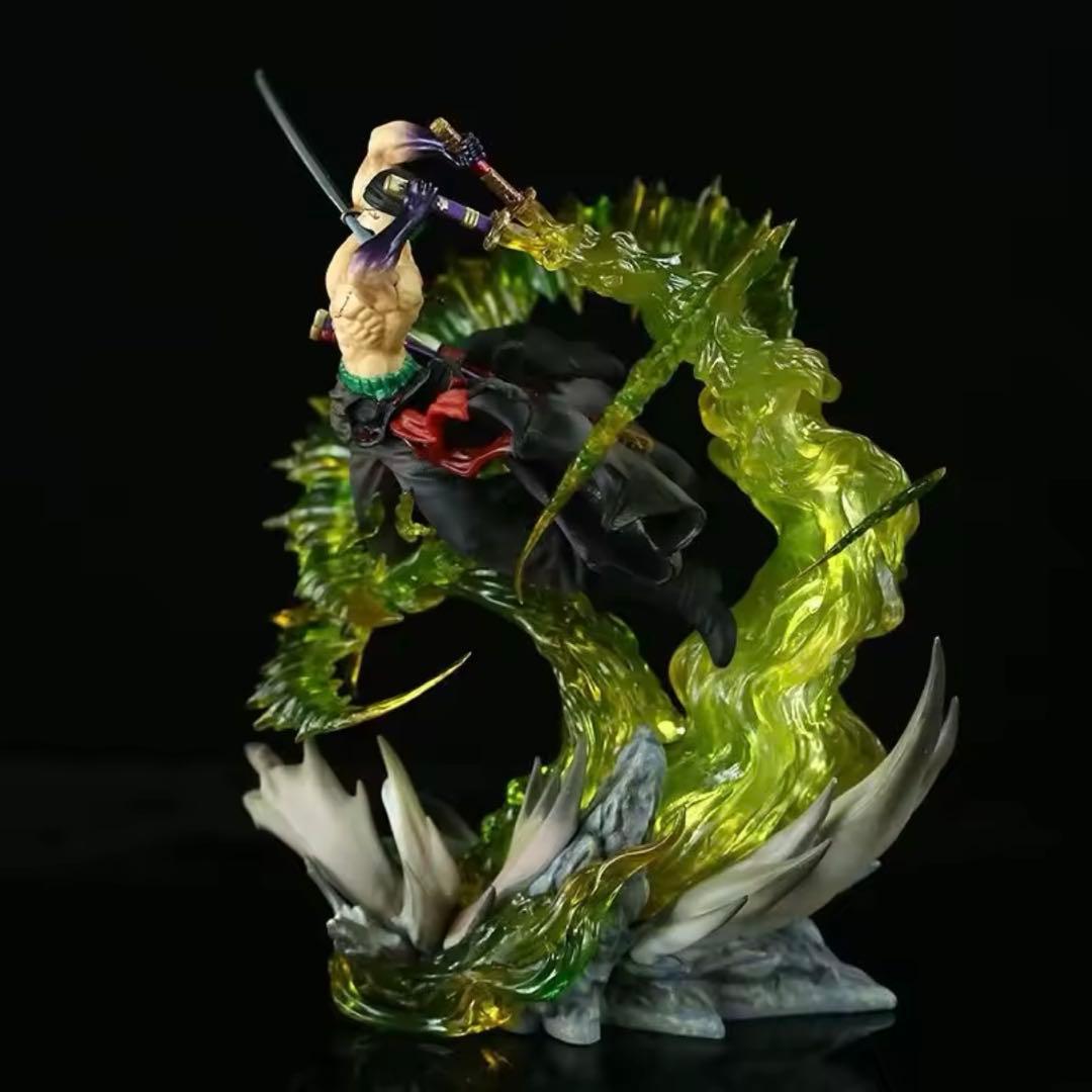 ワンピース ロロノア・ゾロLEDライト付きフィギュア