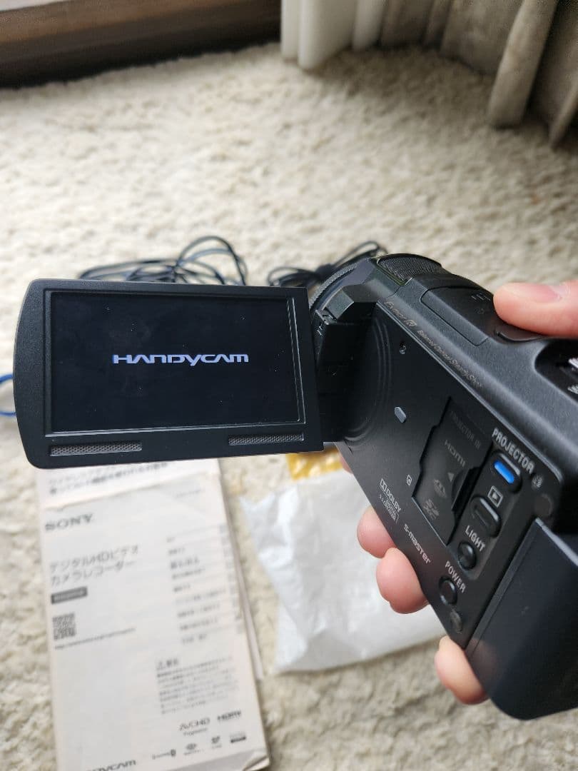 ゆ*み様 SONY HDR-PJ630V ビデオカメラ　三脚付き