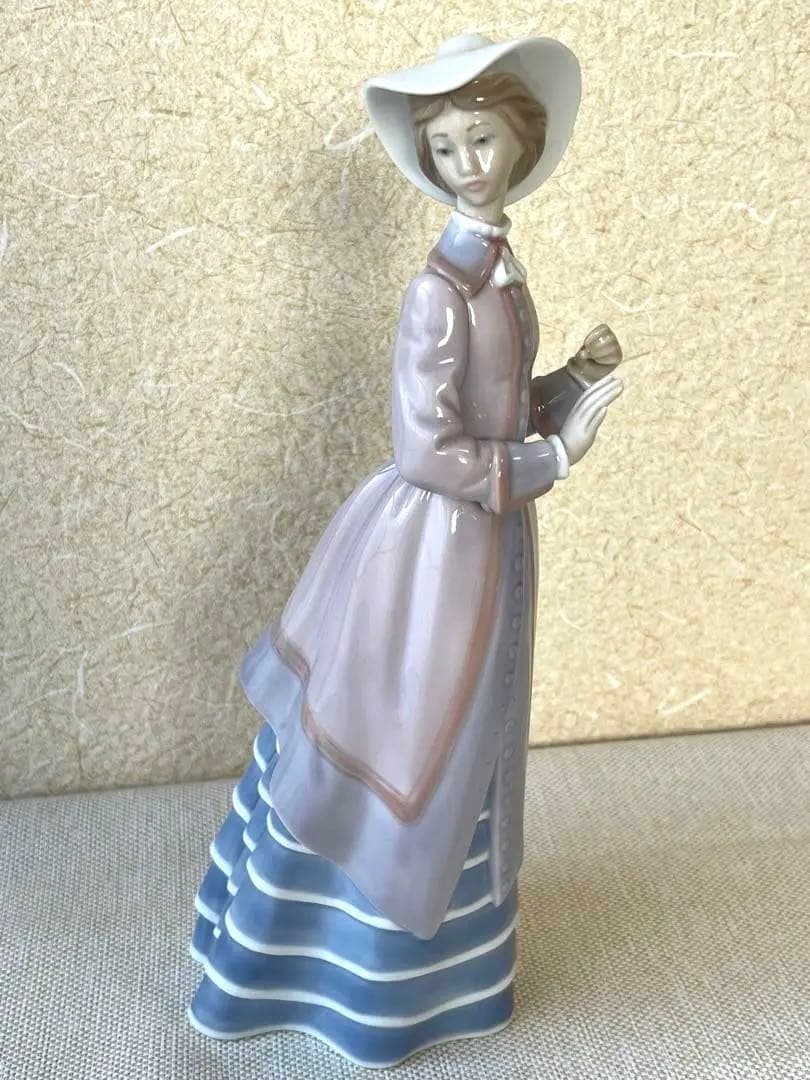 【美品・希少】Lladroリヤドロ フィギュリン 傘を持つ貴婦人 ヴィンテージ