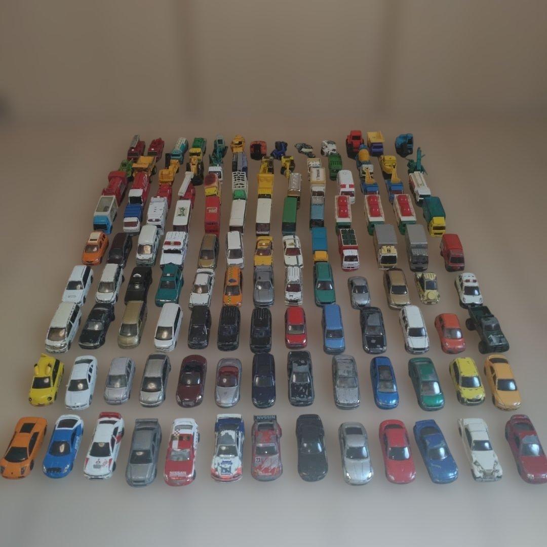 トミカ まとめ売り（トミカ１１１台＋バイク３台＋他メーカ－３台）ジャンク品