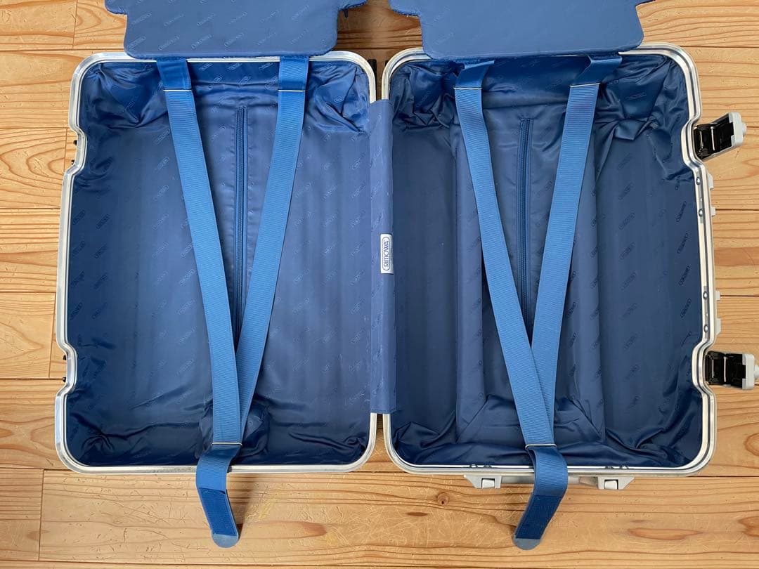 RIMOWA アルミニウム製シルバーキャリーケース