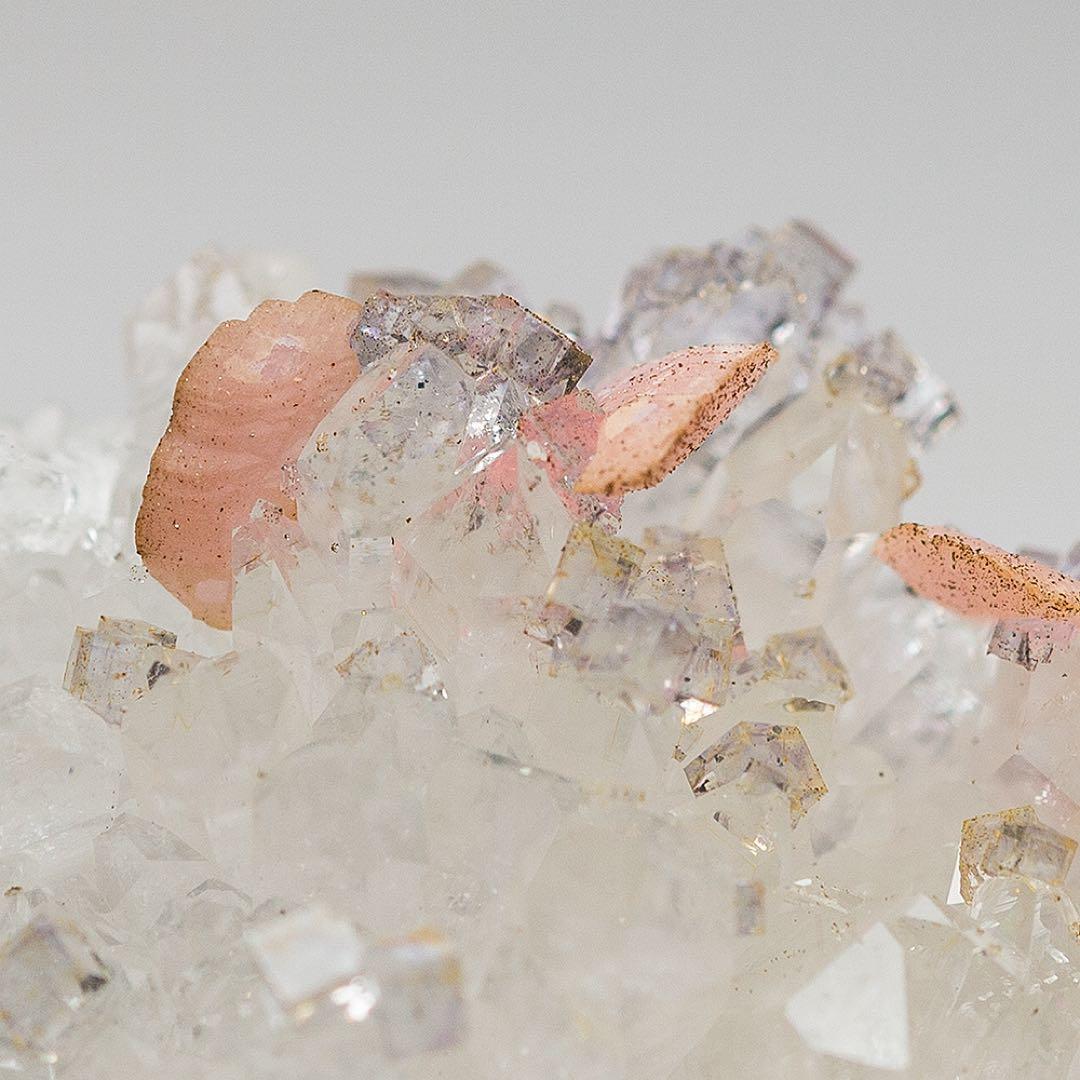 中国 ロードクロサイト フローライト 天然石 原石 鉱物標本 鉱石 蛍石 713