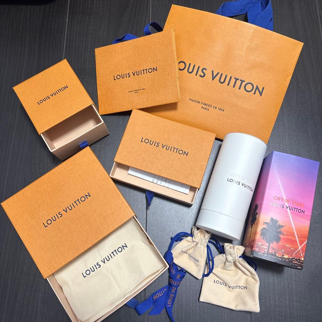 LOUIS VUITTON ギフトボックス　巾着　リボン　香水　紙袋　空箱