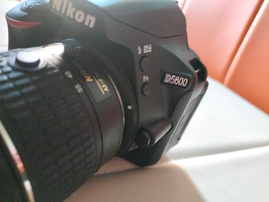 Nikon D5600 デジタル一眼レフカメラ