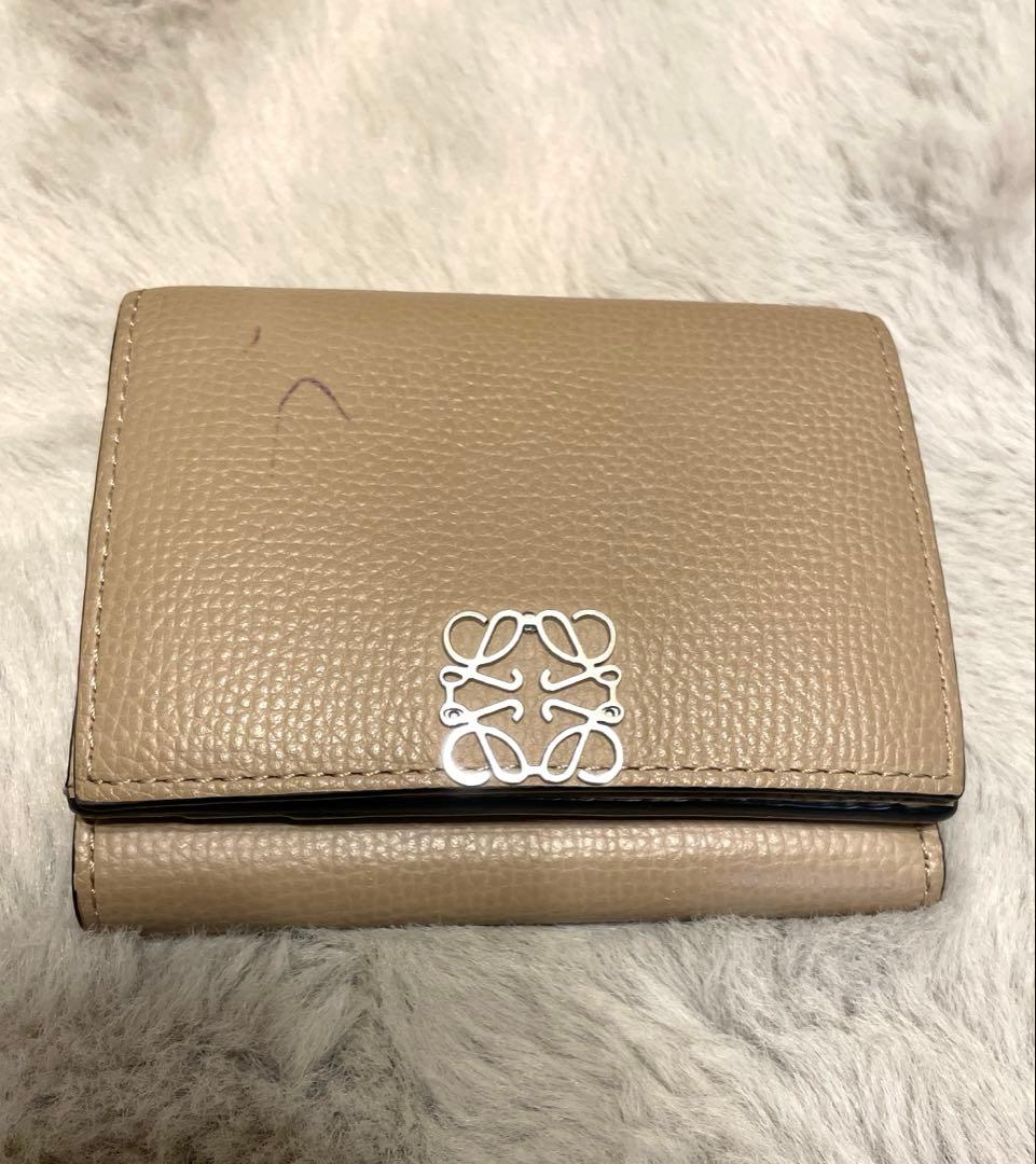 LOEWE トライフォールド ウォレット　三つ折り財布（サンド）
