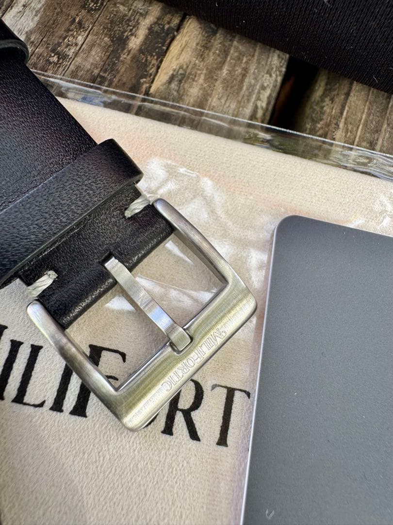 ジャンピングアワー搭載　 機械式自動巻き腕時計