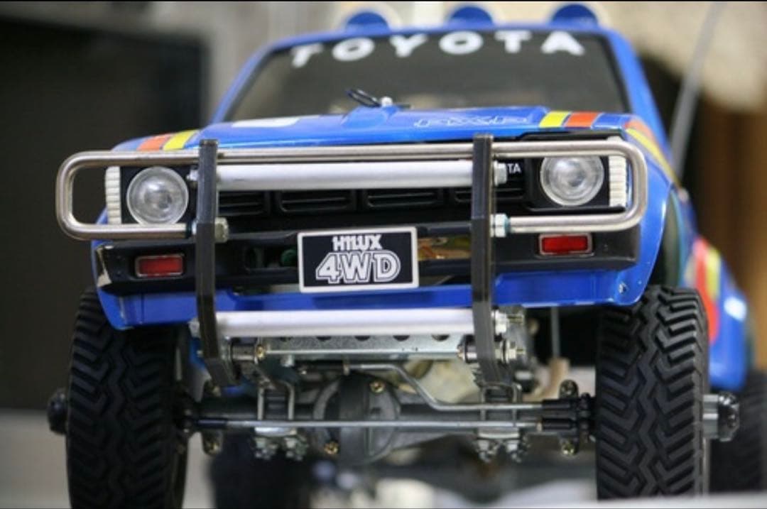 タミヤ　初代　トヨタ　ハイラックス 4WD ラジコンカー