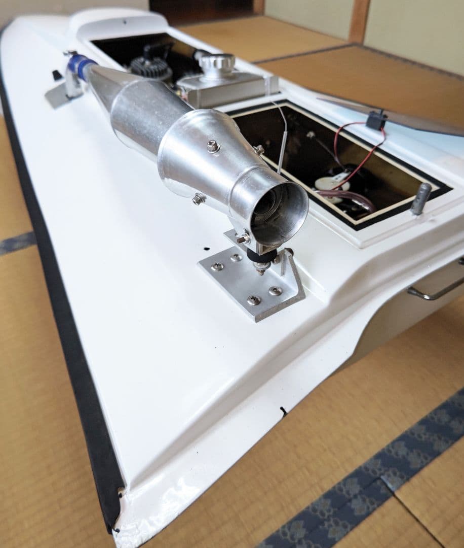 大型ラジコンボート　　　　　DELTA ACE　引き取り限定