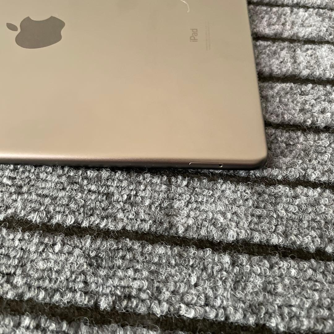 84 iPad Air3 3世代 64GB SIMフリー スペースグレイ