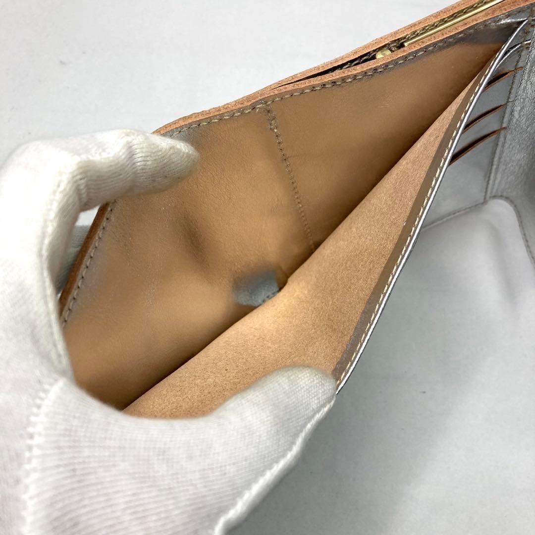 希少未使用 イルビゾンテILBISONTE がま口 折り財布 ロゴ型押しシルバー