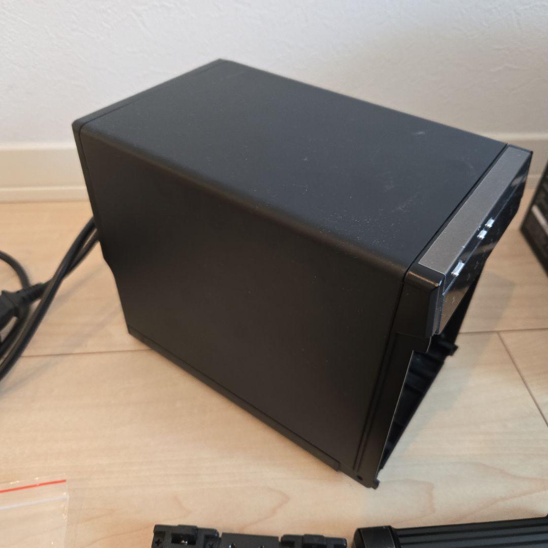 HDD/SSDケース 4ベイ USB3.1 (Gen2) LGB-4BNHUC