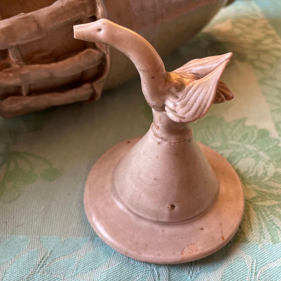 日月壺　蓋付き 白磁　発掘品　中国古阮 陶器の花瓶と鳥型
