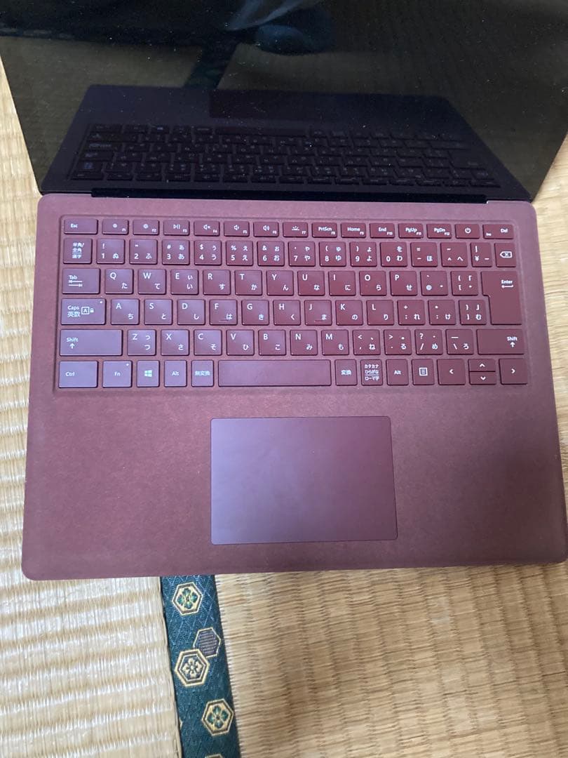 Microsoft Surface Laptop 2パープル