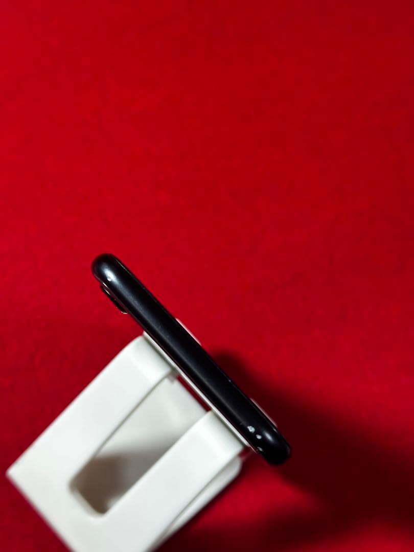 【1977】iPhone SE2第2世代ブラック 256GB simフリー