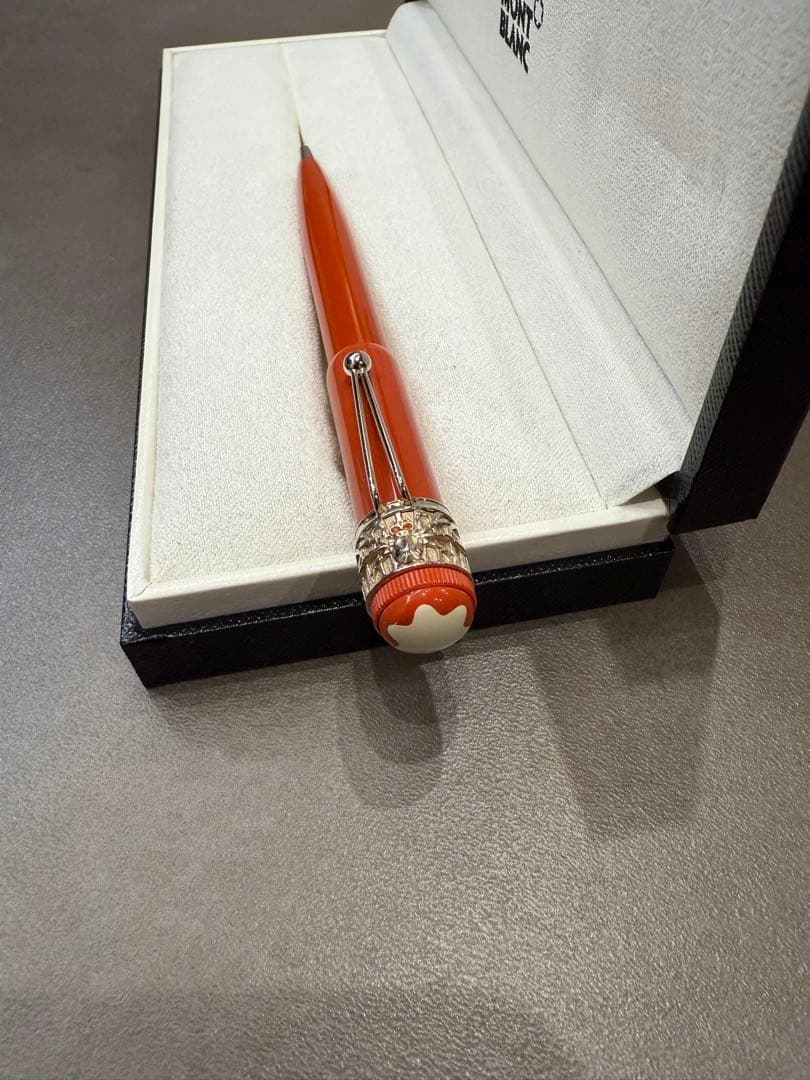 MONT BLANC 110周年記念モデル　ヘリデイジコレクション　ボールペン