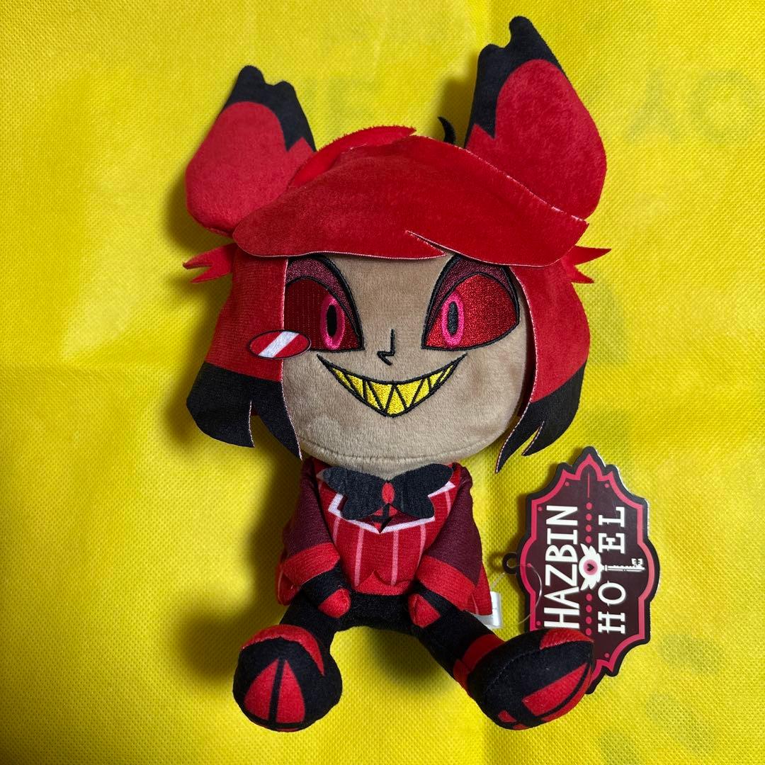ハズビン ホテルへようこそ ラウンドワン限定　おすわりぬいぐるみ アラスター
