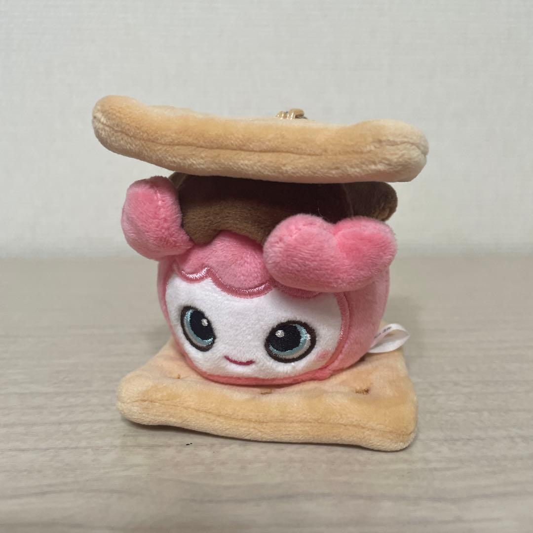 ❤️美品❤️TWICE MOMO スモア風バッグチャーム モブリー