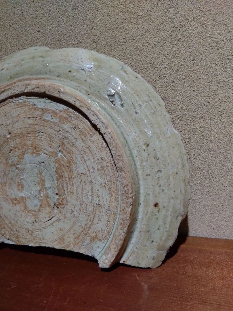 美濃陶片 黄瀬戸 菊花 織部釉流し紋 大皿 陶片 残欠 志野 織部 古陶磁