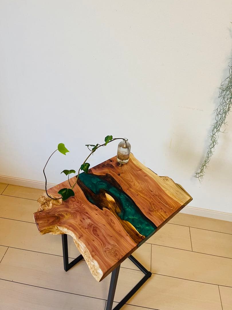 レジンテーブル　ソファテーブル　　サイドテーブル　貝塚伊吹