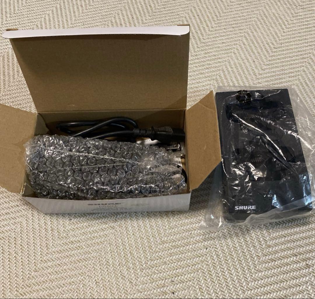 デュアルドッキング充電ステーション SHURE SBC200 + PS60J